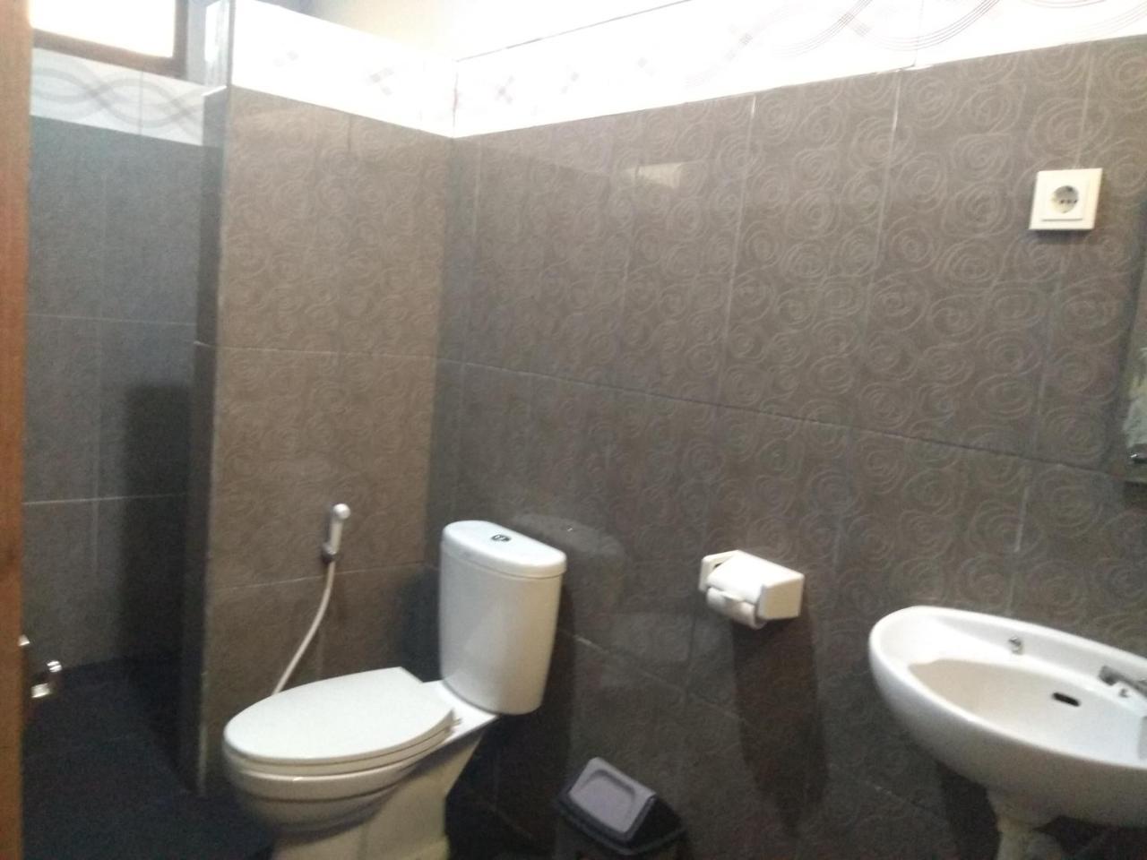 Tri Putri Homestay Kuta  Dış mekan fotoğraf